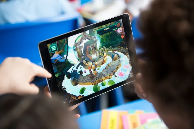 How Gaming Can Keep Hispanic Kids in Touch with Their Language